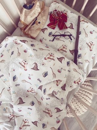 Svět kouzel a nádherná prémiová bavlna opět od @detskelatky 🤎 Set pro @jollywylde 🪄#svetkouzel #postylka #halloween...